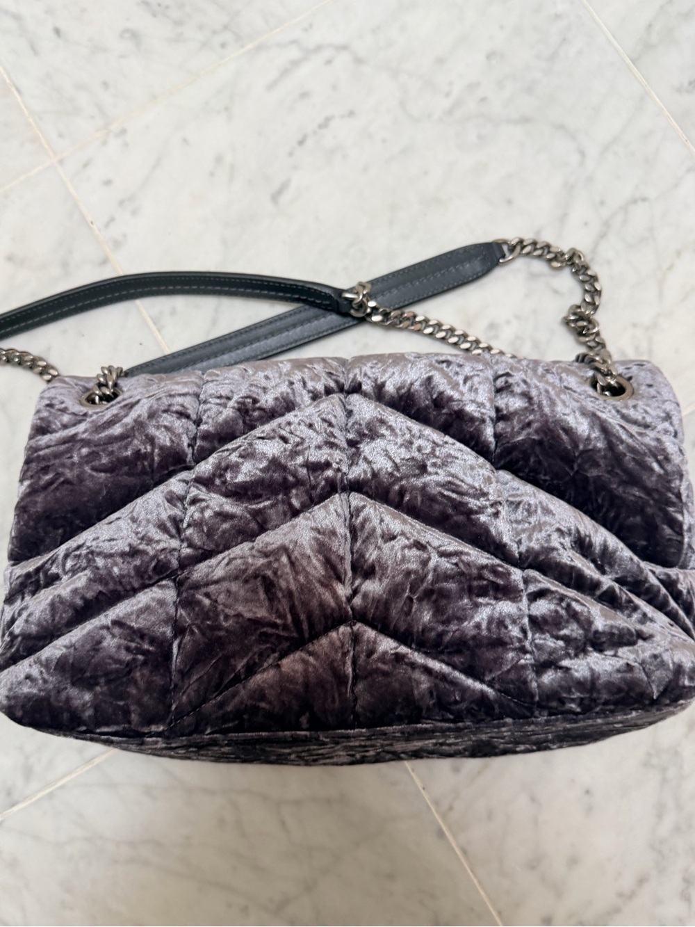 Saint Laurent Small Loulou Puffer Shoulder Bag in Iron Grey Crushed Velvet - Picture 4 of 5
